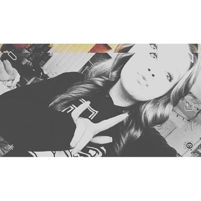 kymmiiXD's profile picture. when in doubt wear it out.