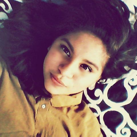 i live in a worl,where being different is bad    http://t.co/5lxpfTVLI9              http://t.co/RGk0N3j2BA HEY BEIBI  PLEASE FOLLOW ME  :* 3