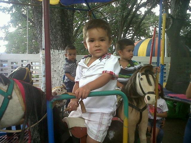 @carlosvalduz @donpeluchito @tamaestereo