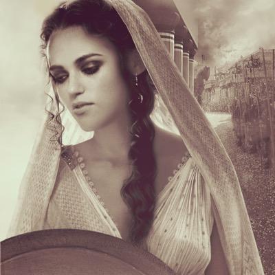 I am Melinoe, the greek goddess of ghosts and insanity. I've found my family and possible true love.. #MarriedToMyVampire (RP, MC)