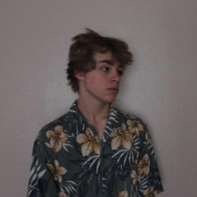 thewcmbats's profile picture. uhm i don't know what to put here...awkward