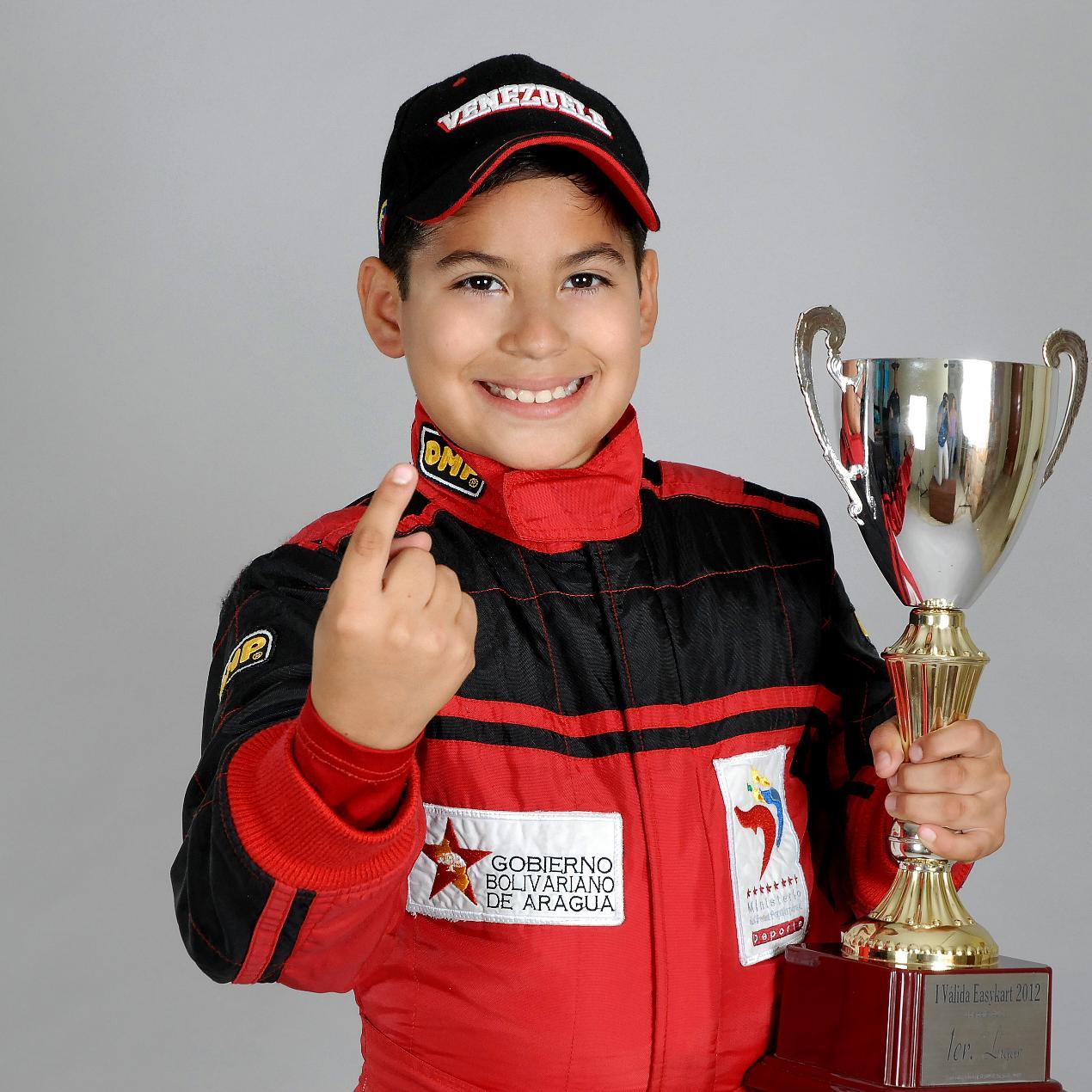 Piloto Aragueño de Karting; niño que ya tiene experiencia en pistas internacionales, se destaca por su manejo impecable, que por lo general lo lleva al podio.