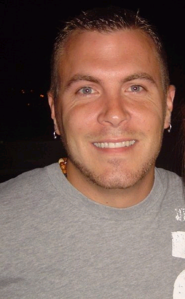 Dad of 2. Self Employed. Football Fan. Avid Golfer. fball/bball coach. iPhone virgin. Homework guru!