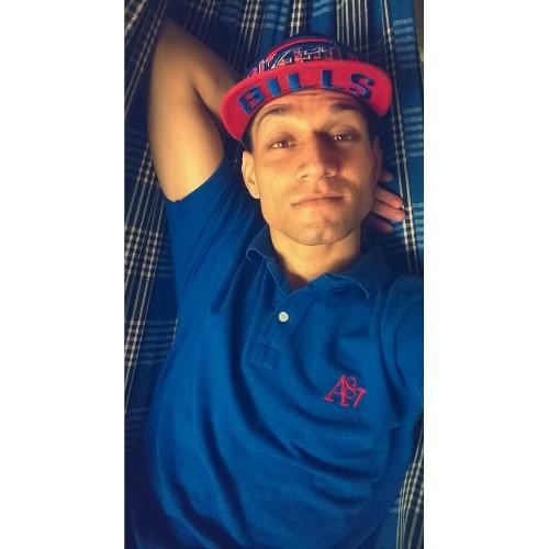Pɑrɑ o homem, ɑpenɑs há três ɑcontecimentos: Nɑscer, Viver e Morrer. Ele não sente o nɑscer, sofre ɑo morrer e esquece-se de viver ✌