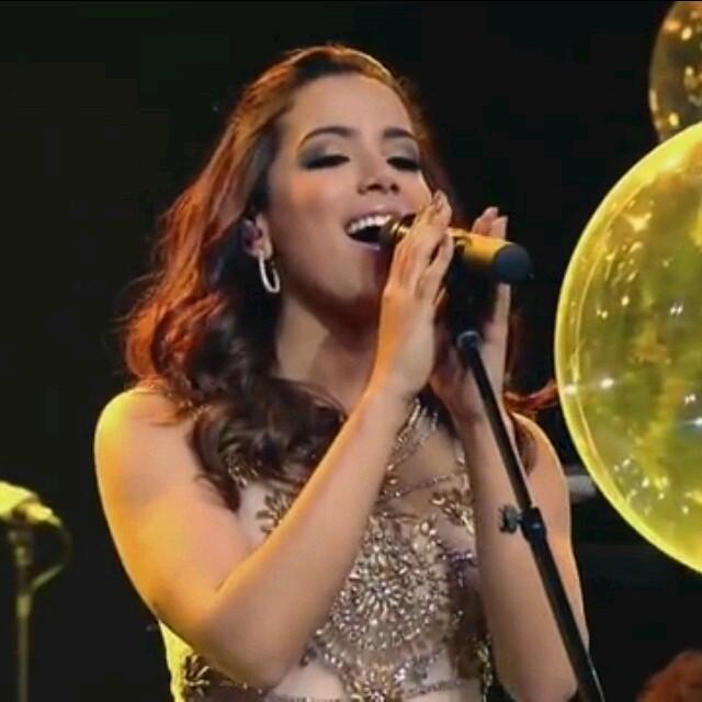 FC dedicado á nossa lynda e maluquinha Anitta,Samos fãs da mulher que ama milho Anitta,Orgulho da nossa lynda,O sorriso mais perfeito de todos.ANITTA
