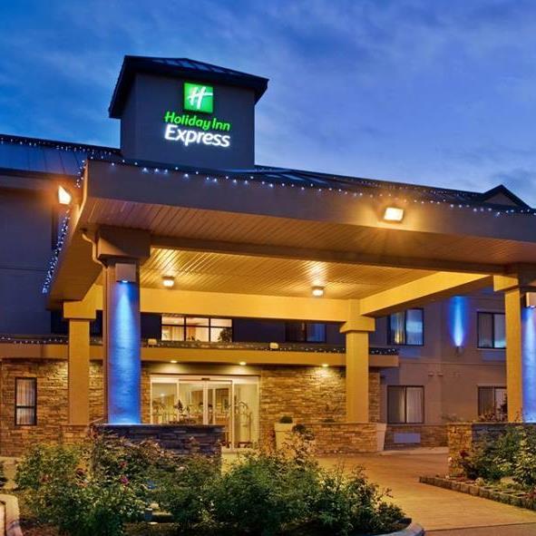 Hotel in Vernon, BC with Indoor Pool and Free Hot Breakfast. Centrally located, off Highway 97, the Holiday Inn Express & Suites is your best choice!