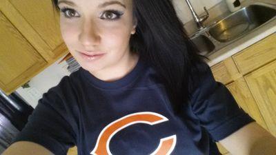Just your average girl, trying to make it big in life. -- ChicagoBears (Once a Bear, Always a Bear) -
Actress in the making --
Yes, I speak your literature.