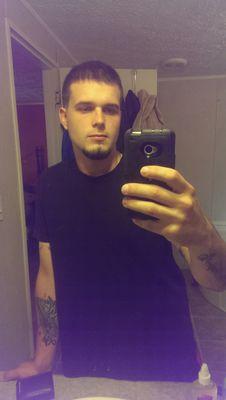 the name's Dylan, 23, restaurant manager, dad, fiance, musician, and call of duty fanatic!