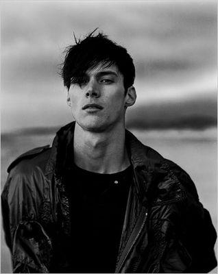 TokeEvan's profile picture. 19 × Astuto, simpático, considerado × Chocolate × Guerrero mayor × Los ojos del abuelo × Ex estudiante de Durmstrang × Músico #TokeFamily