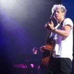 Roses are red and violets are blue if you don't like Niall there's something wrong with you. That boy is great and close to perfection w/ out him there's no 1D