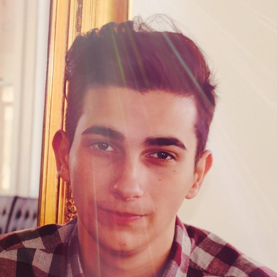 Fangirl,fangirl,fangirl, love I’’m, love him, love him