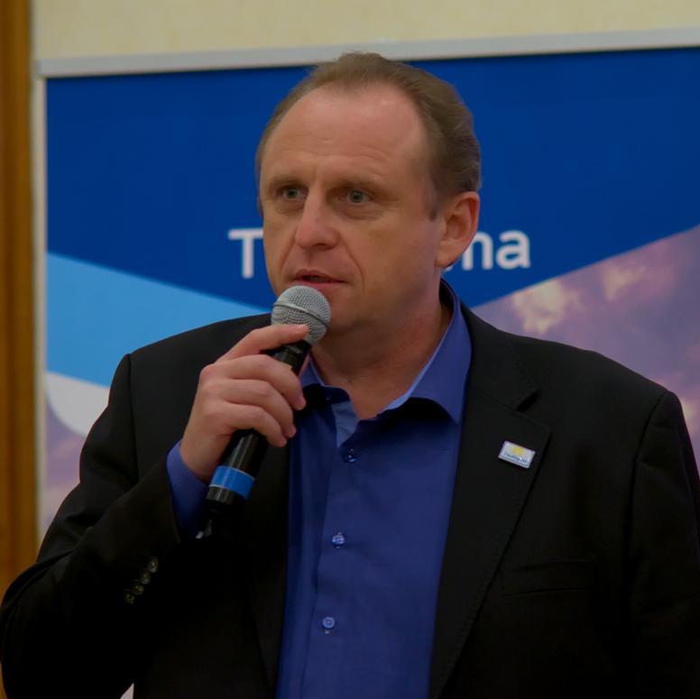 Личная и деловая жизнь в 140 символах...