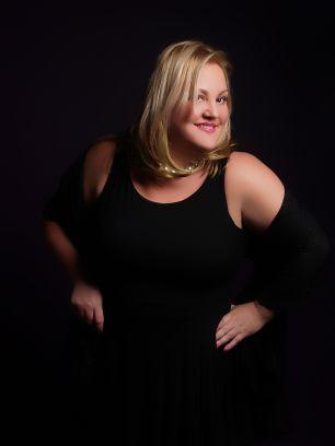 I am a catalyst for courage & confidence, helping women who are held captive by their past, bring dreams into action, let go of fears and find their voice.