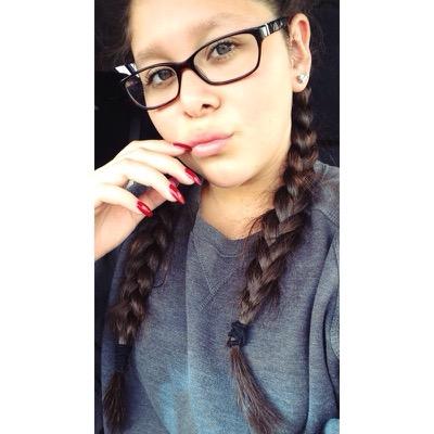 15_fernie's profile picture. i'm charming as fuck