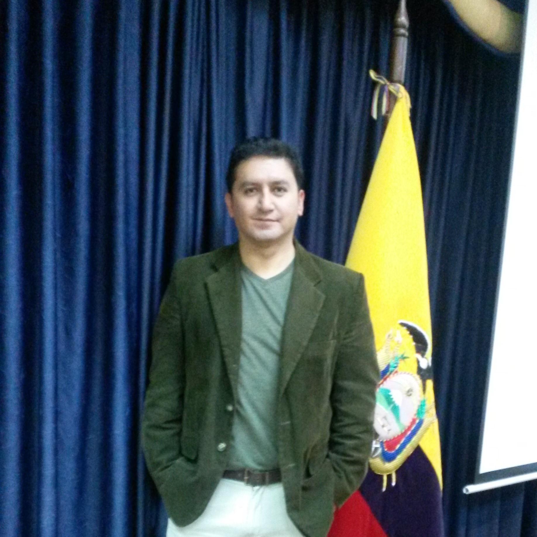 Viktorsanecu's profile picture. #Economista #EconomiaDelDesarrollo #Sustentabilidad #DDHH #RentaBásicaEcuador @upvehu @lacentralec #EconomiaTucuman @UNLaOficial