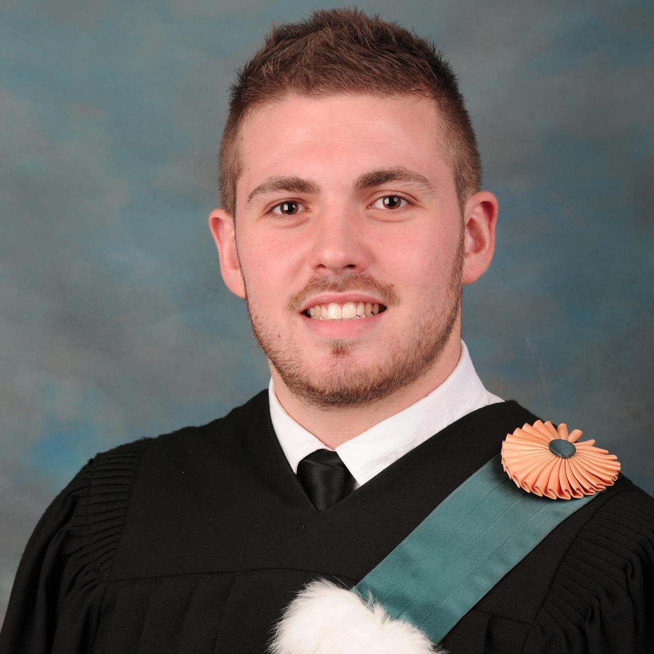 Jeune étudiant en affaires passionné de sport, de rugby, de politique et de géopolitique! Passionné également par l'entrepreneuriat et le vin.