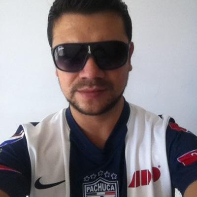Ingeniero Civil de Pachuca, Hgo. Felizmente casado, tengo 2 princesitas hermosas.