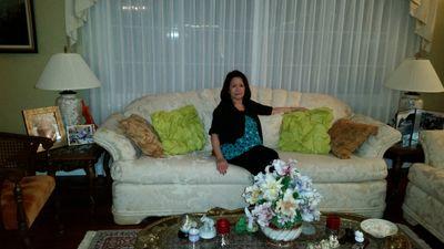 DollyViloria's profile picture. 