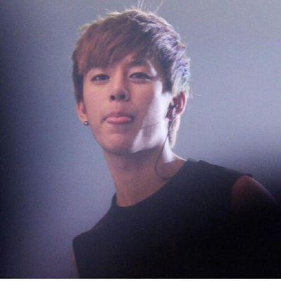 ดัมฮยอน . . . ☝☝ อยู่ในมุมมืด . . . ชู่ววว real@BAP_Daehyun #93line