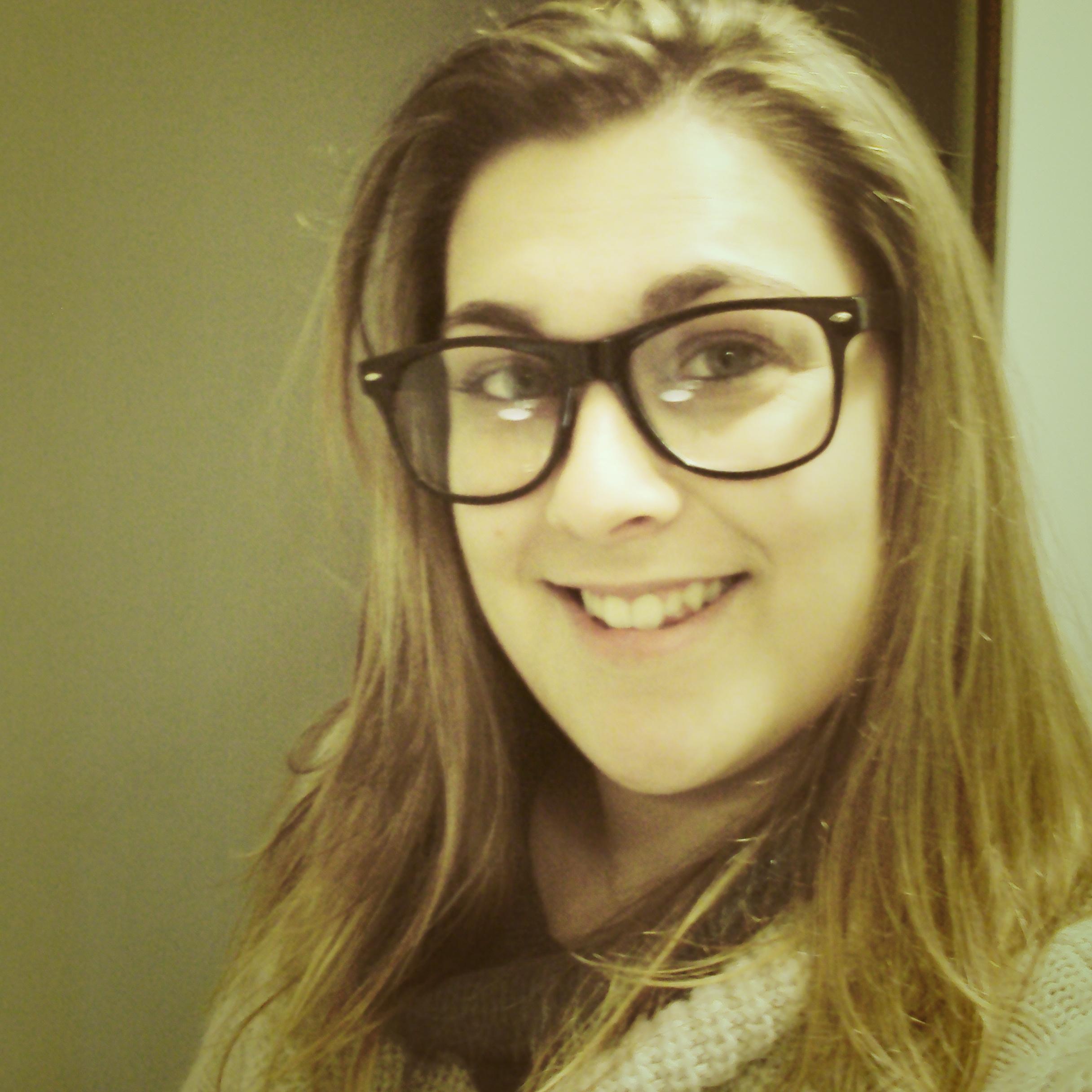 AlexandraPinhao's profile picture. Somos feitos de carne, mas temos de viver como se fôssemos feitos de ferro. -Freud-