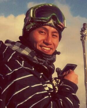 I LOVE Snowboard、EDM、Soccer!
　YOROSHIKUNE!