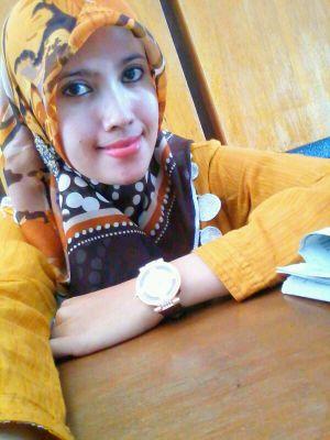 luzzieprastiwi's profile picture. 