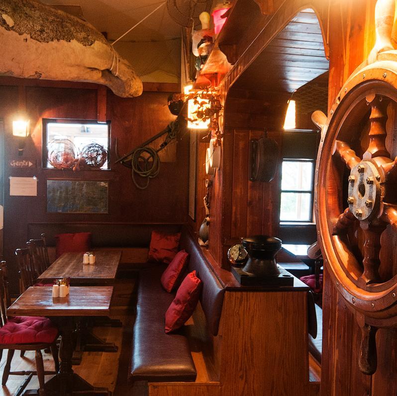 Great atmospheric bar & restaurant in Connemara. Seafood our specialty!