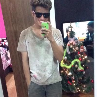 Tudo que precisamos são de 20 segundos de uma coragem insana. 17 anos. snap e insta: jeanvrodrigues
