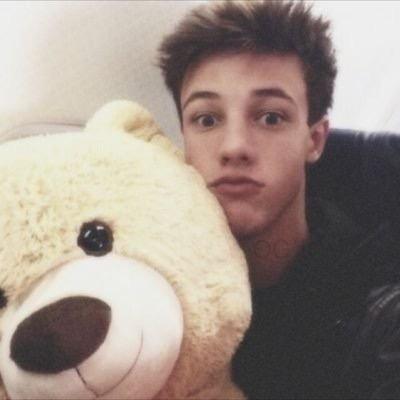 FOLLOW @twurknash SHE FOLLOWS BACK + follow this account back it wont hurt thanks