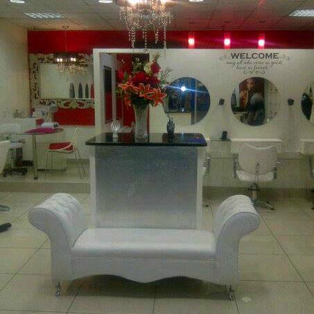 Braiding
 Bonding / Weaves
 Razor Cuts
 Perms
 Relaxors
 Treatments
 Wash & Blows
 Dreadlocks
 Nail Bar
 Mizani Aftercare
 Design Essential Aftercare