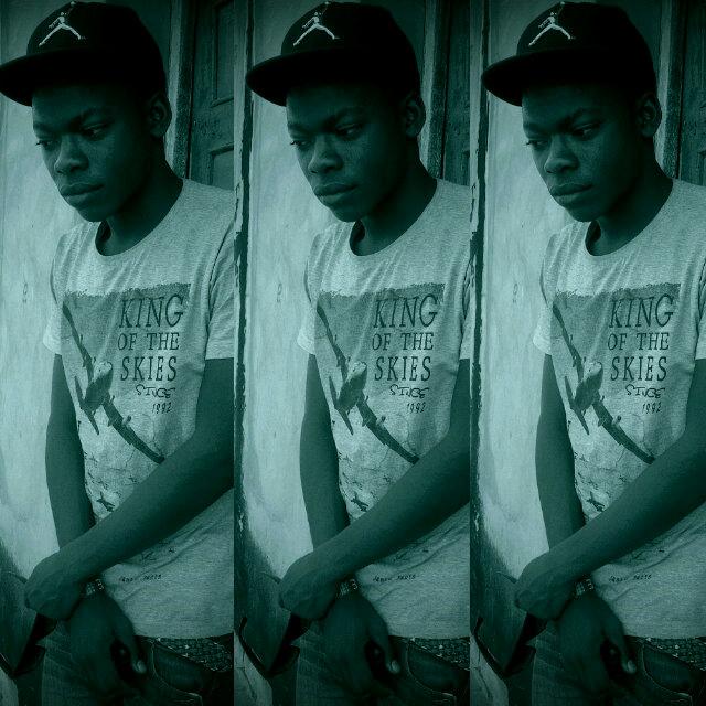 Am ah young and a handsome guy from Nigeria. I love to sleep all day and get high.