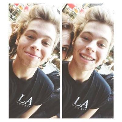 free follow from @5sosvinyls