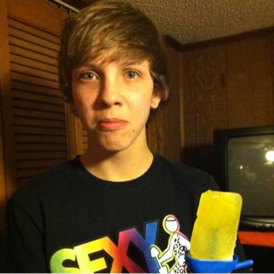 Cod is life! gamertag: SpAcExxPoNy05, #teamXbox360, IG: Dillpickle2497