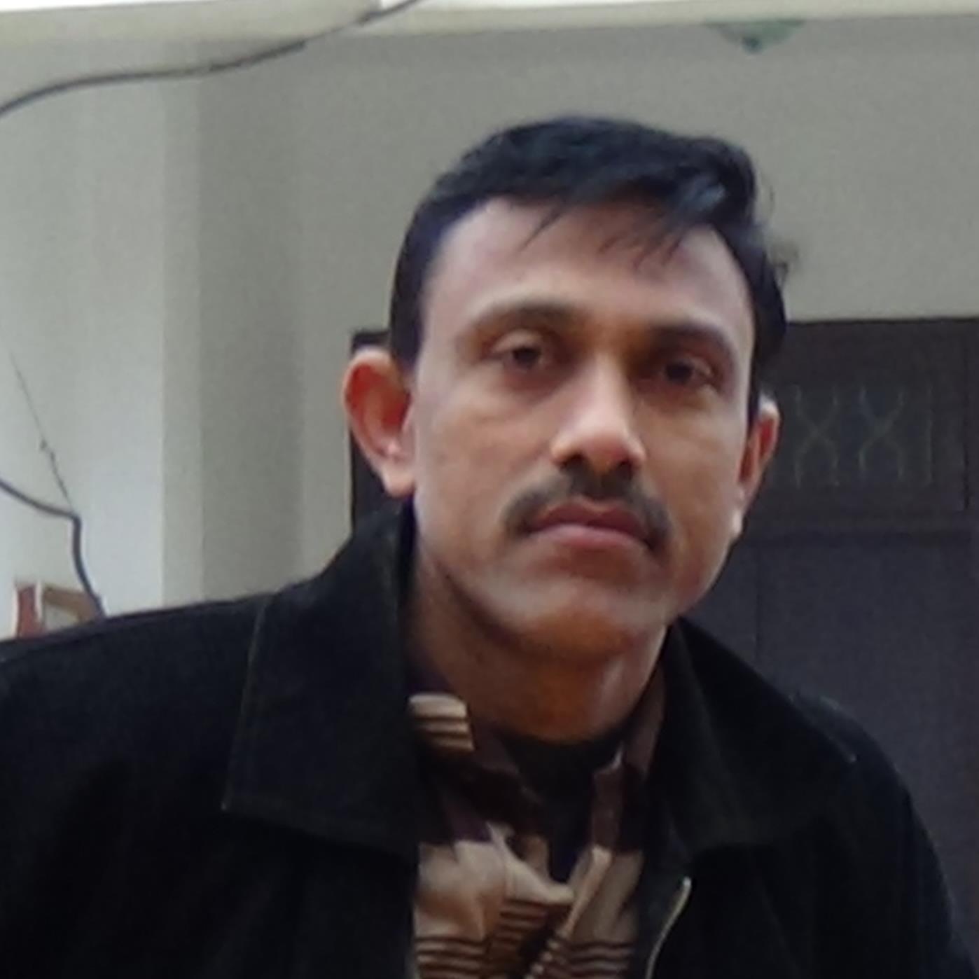 anwaraziz989325's profile picture. 