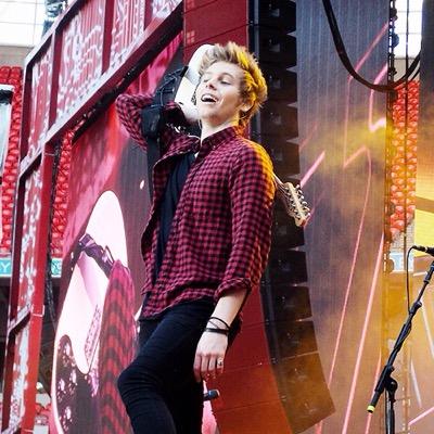 I gave you a free follow bc I'm nice like that:) Please follow @stormyclifford_ -ly if you do:) (I DO FBACKS)