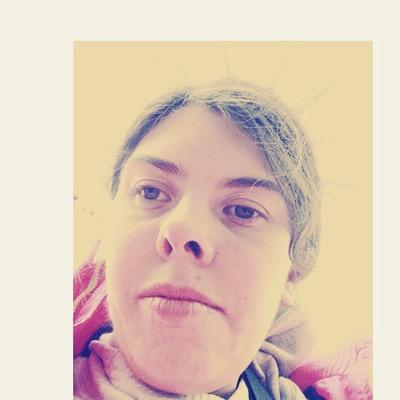 soy buena  muy feliz  con grandes amigos  o es deci hermanos de corazon