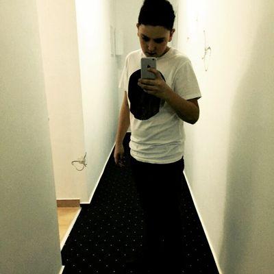 Cosmo152000's profile picture. 13 years. WhatsApp : 0721247570