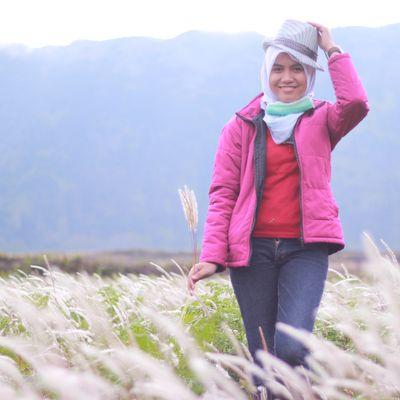 kita akan merasakan kehilangan,jika seseorang itu tidak bersama kita lagi