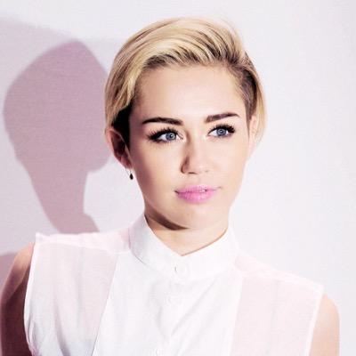 Miley is everything. Saw her August 2nd 2014 and it was the best night of my life. I will always be a smiler. FUCKING BANGERZ ❤️