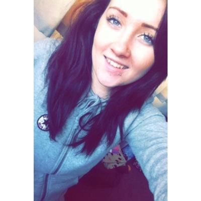 Profile Picture of ella mcnally (@ellamcnallyx) on Twitter
