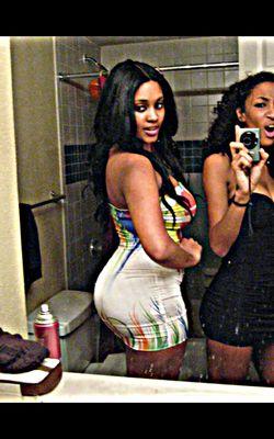 Bad bitches that love REAL MUSIC!!