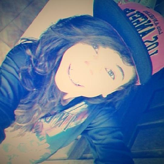 ¥Eu já não tinha juízo, e você ainda vem com esse sorriso.  ❤❤❤❤❤