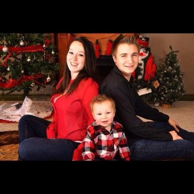 JordanBibeau94's profile picture. 95% of my tweets are sports related, dont like it theres an unfollow button! 
Die hard Toronto Maple Leaf fan!