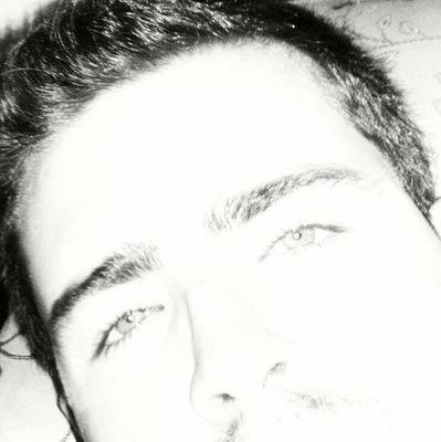 Soy un tipo humilde que le gusta las farras, divertirse sanamente!!