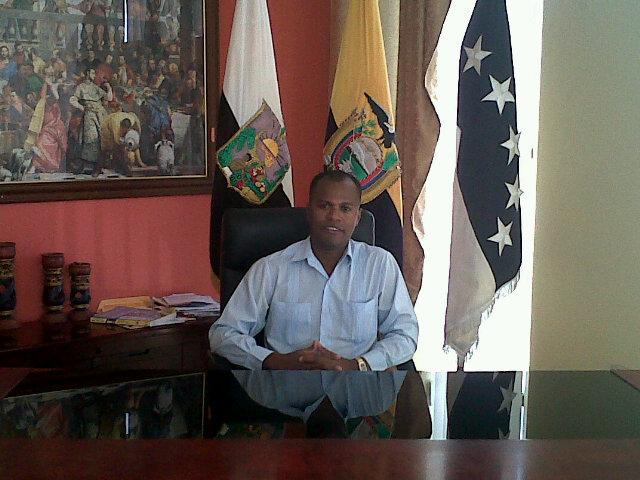 FUNDADOR DE ALIANZA PAIS  21 DE MARZO 2006. FUNDADOR DE UDJ. EX COMISARIO NACIONAL DE POLICIA ( EN 2 OCACIONES ). EX CONCEJAL DEL CANTON QUININDE- ESMERALDAS.