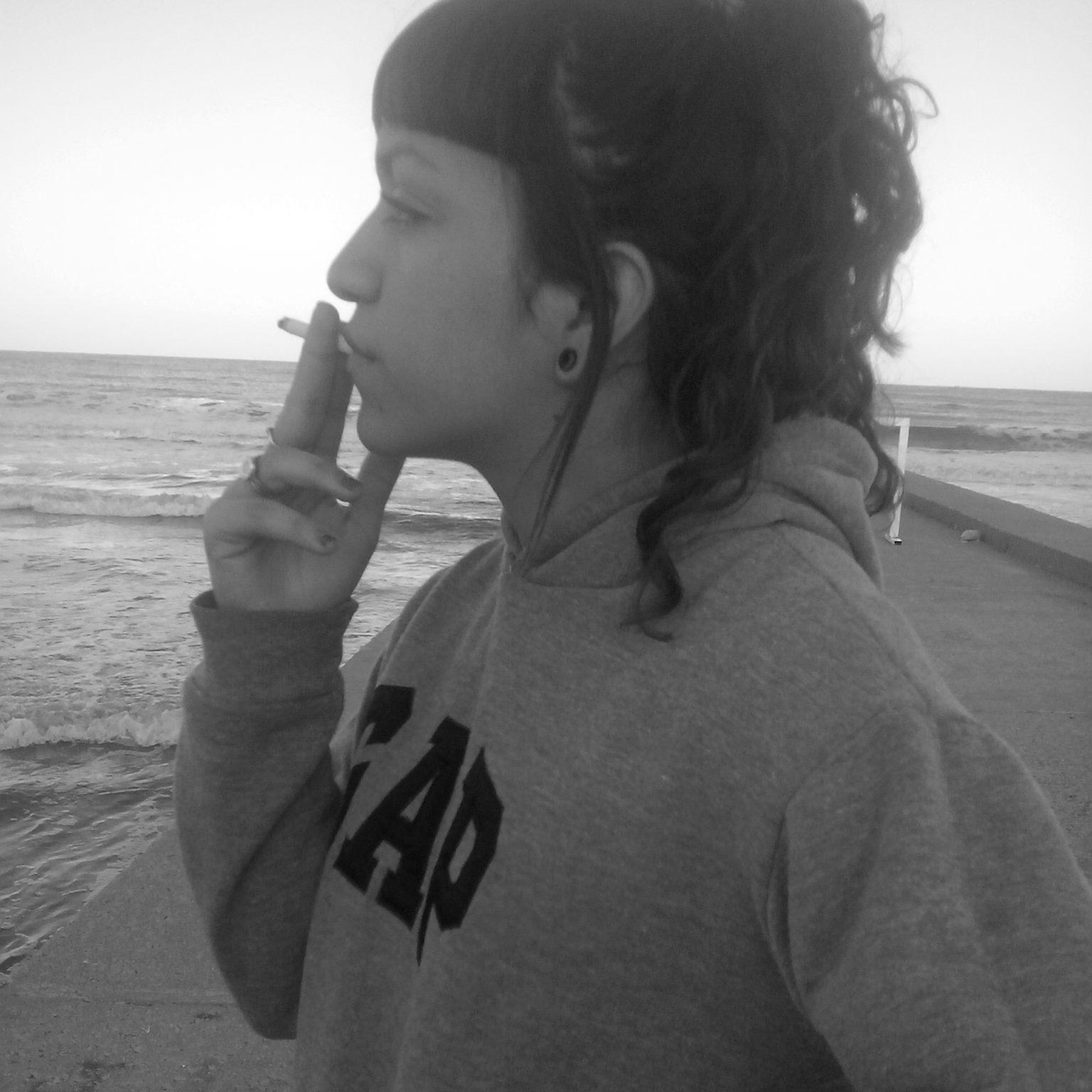 BreenDepalomar's profile picture. No vivas para que tu presencia se note, sino para que tu falta se sienta. *-*