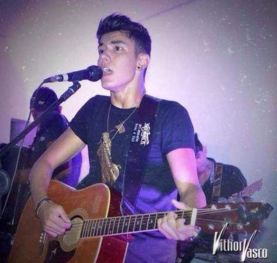 Fan Page do sorriso mais lindo @VithorVasco                               escutem Tô Que Nem Mel: http://t.co/dveIBPPCqL…