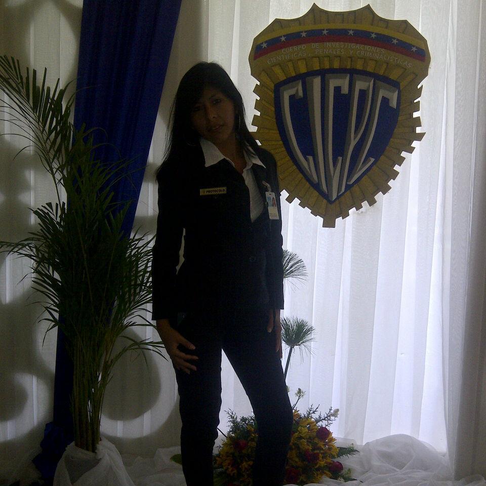 De Caracas, Venezuela.
Mamá de Susej Antonella Estrada.
Amo a Mi Hija, a Mi Familia, a Mi País & ✗ supuesto al C.I.C.P.C.