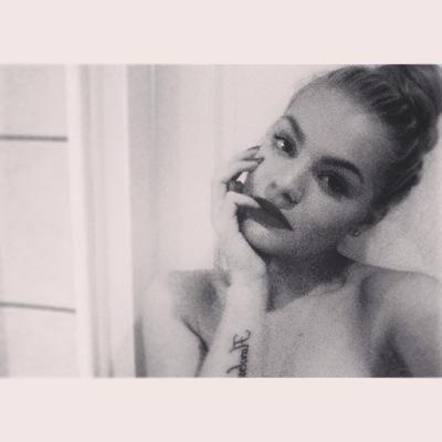 nickelbackx's profile picture. 