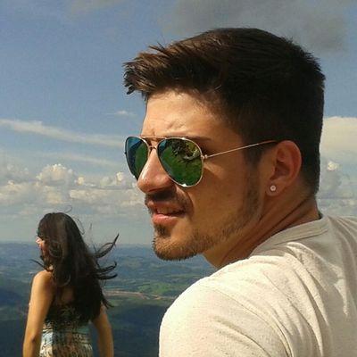 Cada dia de minha vida e dedicado apenas uma pessoa Deus...